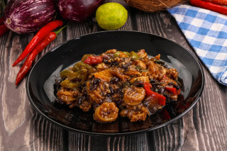 Cumi Hitam Masak Pedas dengan Tips Membersihkan yang Benar