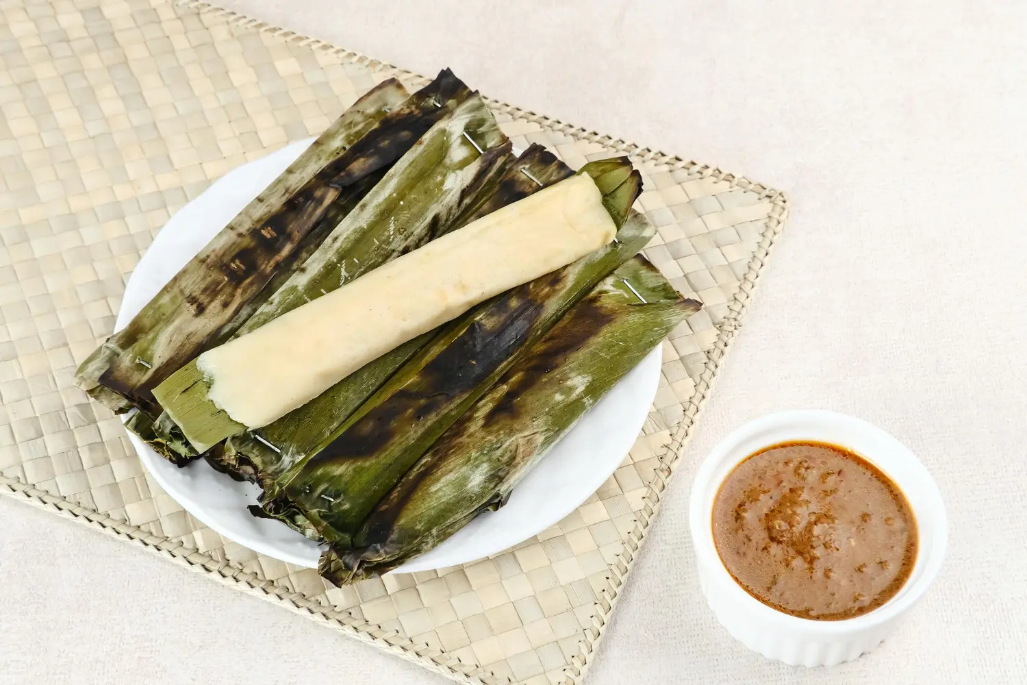 Pepes Oncom Daun Salam Anti Kolesterol, Pro Kesehatan