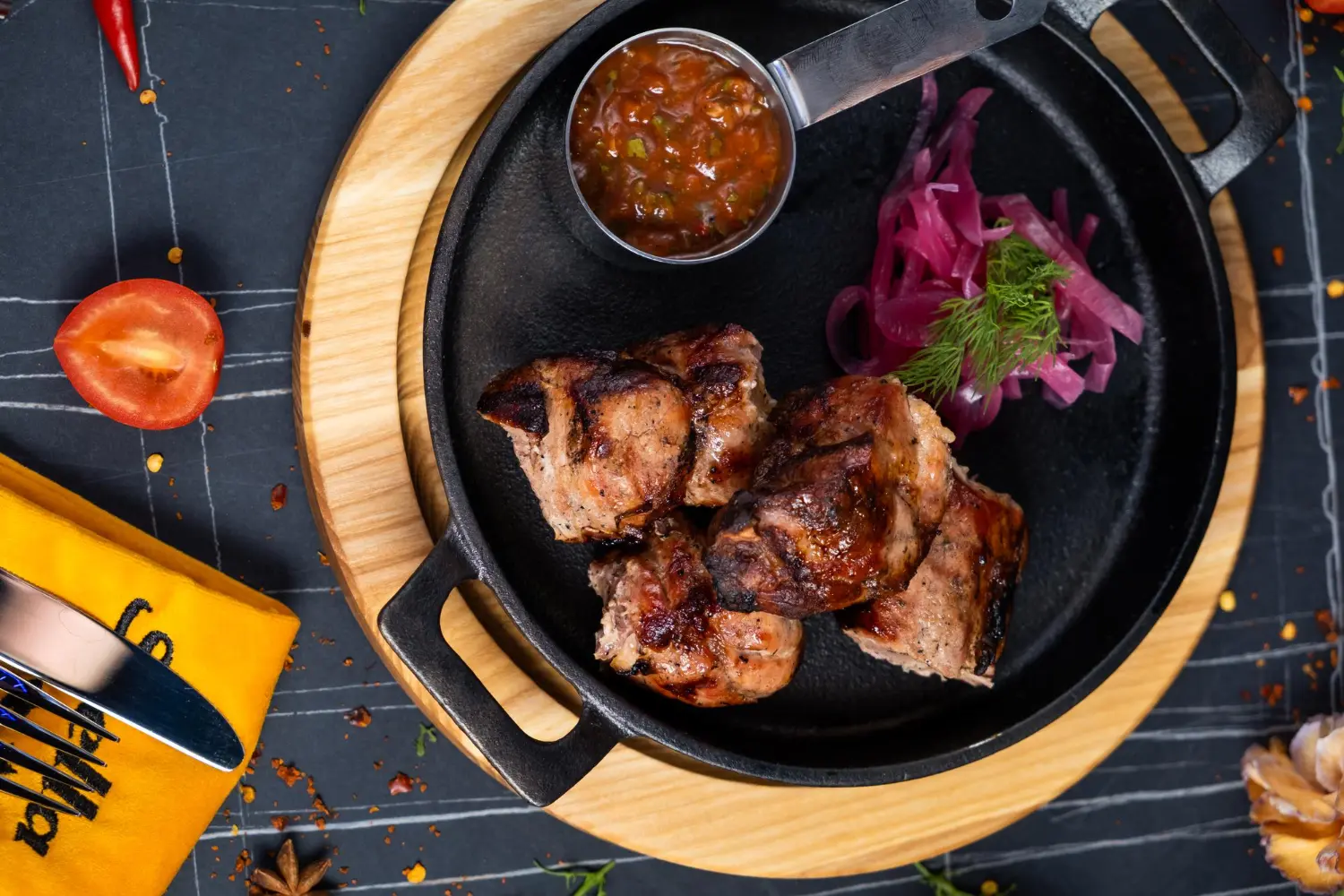 Daging Bakar Sambal Korek pedas menyala untuk hangatkan suasana