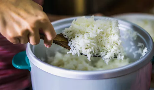 Cara Memasak Nasi Putih yang Pulen dan Enak