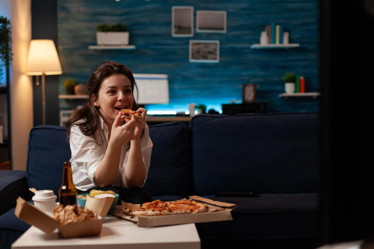 Fakta Psikologis di Balik Kebiasaan Craving di Tengah Malam