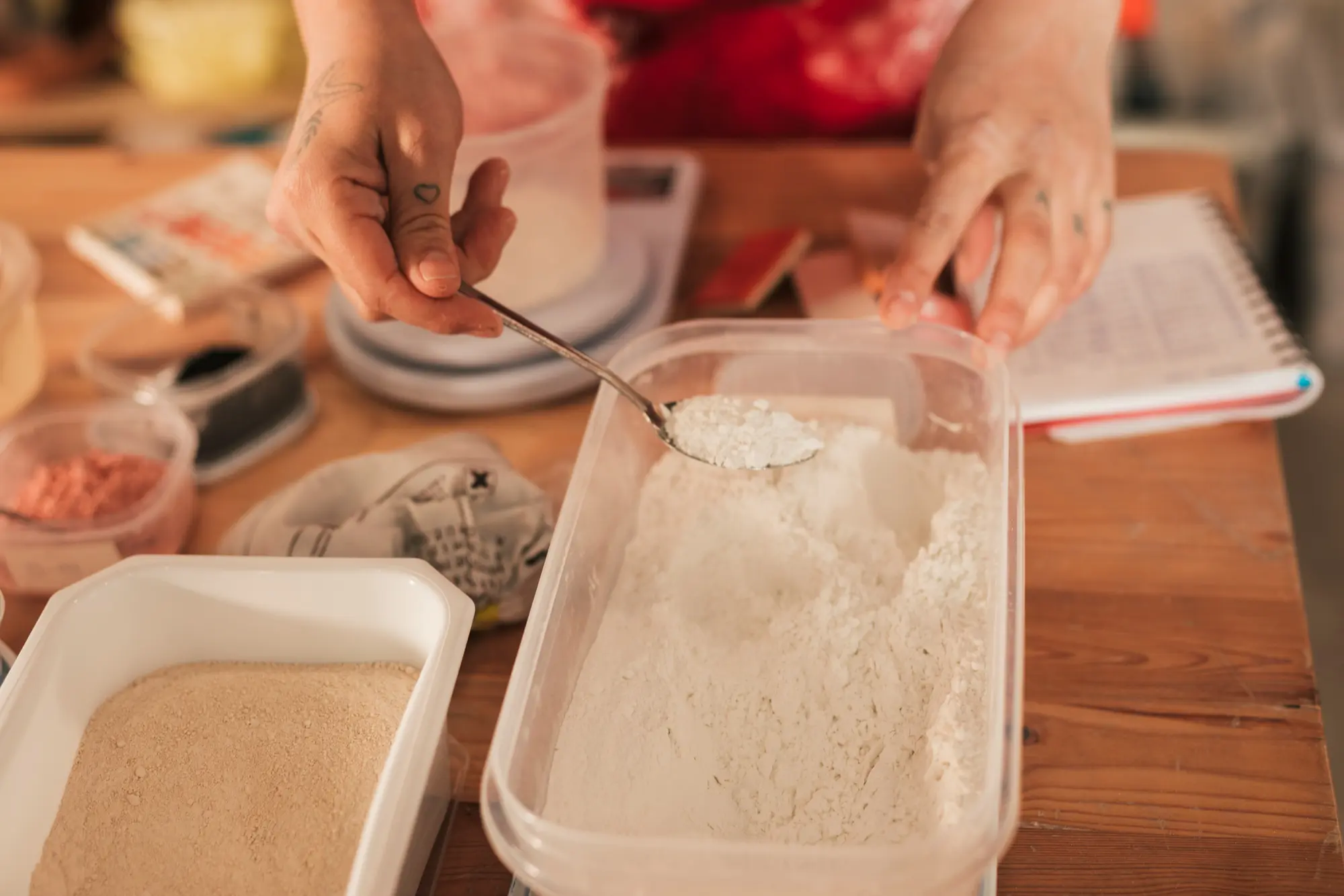Cara Menyimpan Tepung Terigu Agar Tidak Bau