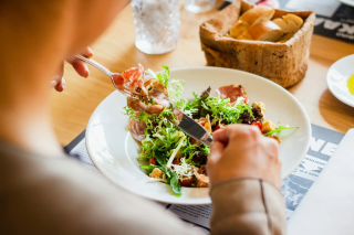 Pentingnya Menyusun Pola Makan Seimbang untuk Menjaga Berat Badan Ideal
