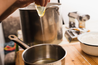 Cara Membersihkan Minyak Bekas Agar Bisa Dipakai Kembali