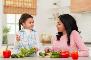 Mengajarkan Nutrisi kepada Anak Pemilih Makanan: Langkah-langkah Edukatif untuk Memperluas Pilihan Makanan