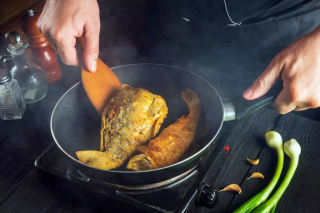 Mengoptimalkan Penggunaan Minyak Goreng: Cara Hemat dan Efisien di Dapur Anda