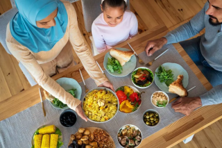 Rekomendasi Hidangan Berbuka Puasa di Hari Pertama yang Menggugah Selera