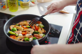 Tips Memasak Sehat: Panduan Memilih dan Menggunakan Minyak Goreng yang Tepat