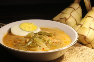 Cara Membuat Lontong Sayur dan Sambal Goreng Ati yang Lezat untuk Lebaran