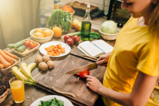 Strategi Memasak Sehat dengan Budget Terbatas